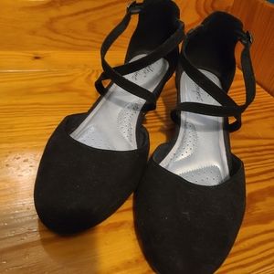 Criss Cross strap black wedges